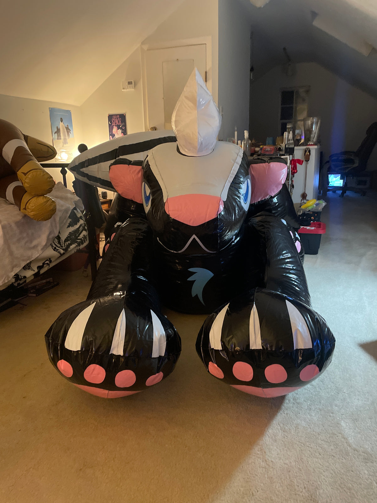 Inflatable world black shiny skunk